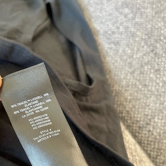 Aritzia Babaton Black boardroom Top - Picture 6 of 7